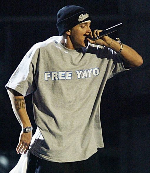 Drake Wears Eminem’s Free Yayo Shirt